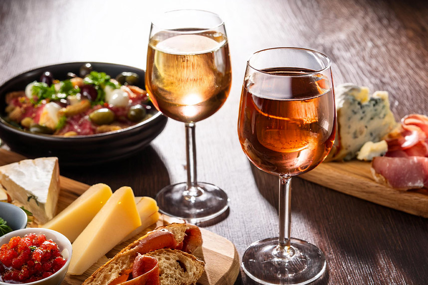 Aperitivo last minute? Ricette facili e vini per stupire gli ospiti Aperitivo last minute? Ricette facili e vini per stupire gli ospiti